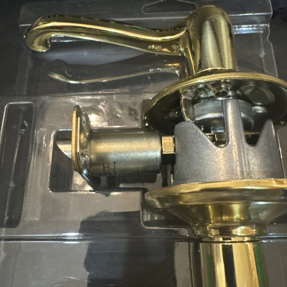 Schlage Flair Door Lever  Bathroom Privacy Lock Bright Brass Knobs F40 v fla 605